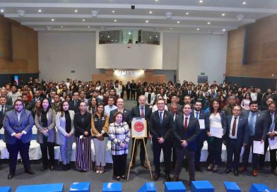 Encabeza Marco Del Prete entrega del distintivo CREA