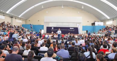 Chepe Guerrero entrega más de 9 mil becas a estudiantes de Corregidora